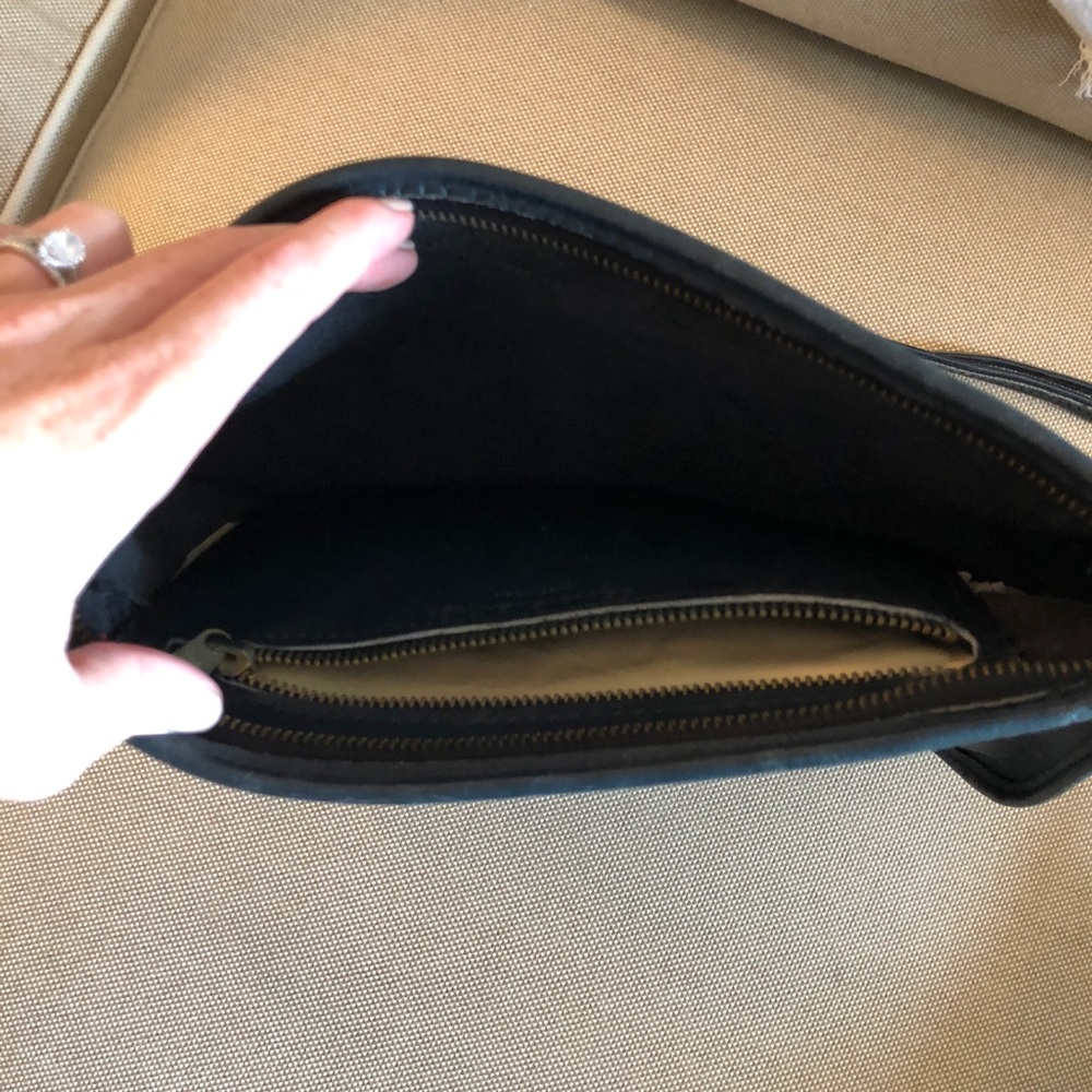 Black purse - Picture 3 of 3